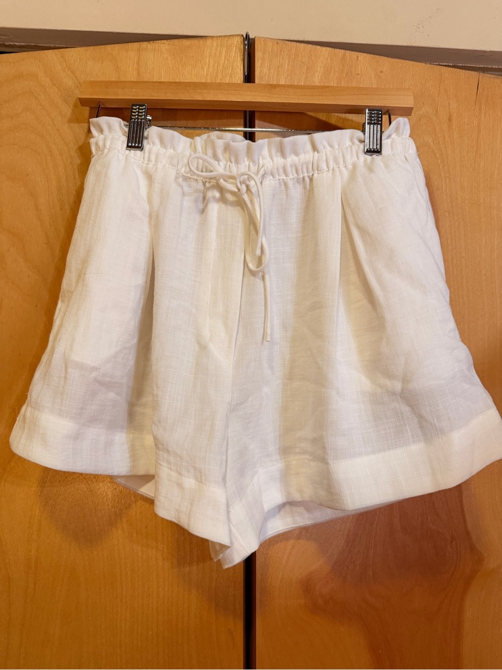 White Linen Drawstring Women’s Shorts
